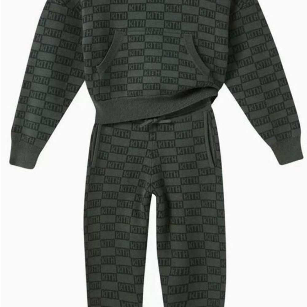 KITH Kids Green Knit Monogram Cotton Blend
Matching Hoodie + Sweatpants Sz 3T